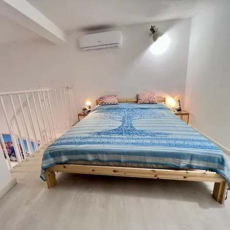 8 Lofts - - 2 Апартаменты *