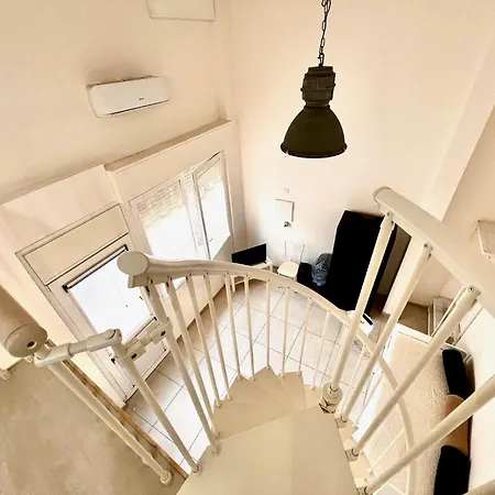 8 Lofts - - 2 Апартаменты