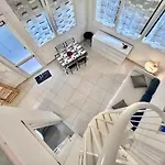 8 Lofts - - 2 Апартаменты *
