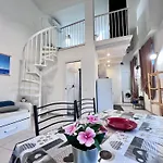 8 Lofts - - 2 Апартаменты