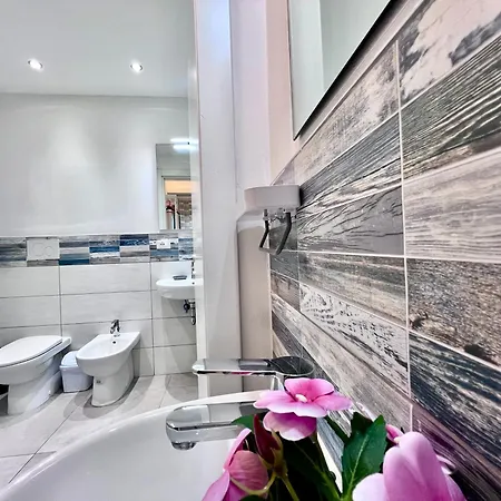 8 Lofts - - 2 Апартаменты