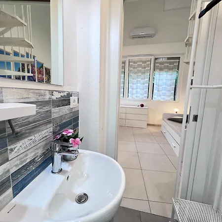 8 Lofts - - 2 La Spezia