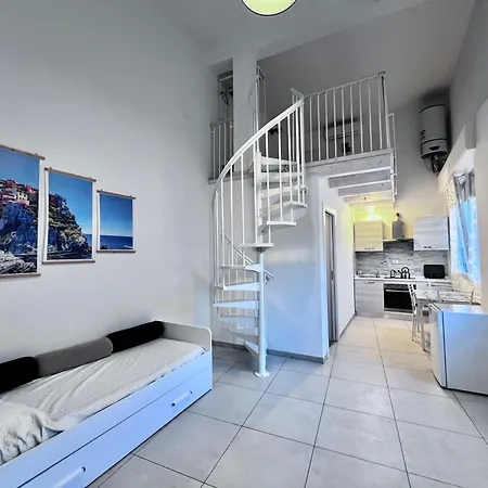 8 Lofts - - 2 * Специя