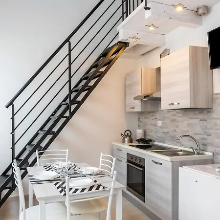 8 Lofts - - 2 * La Spezia