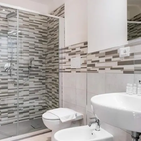 8 Lofts - - 2 * La Spezia