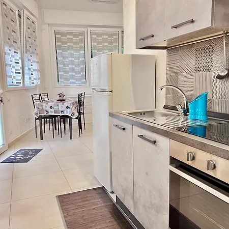 Apartment 8 Lofts - - 2 *