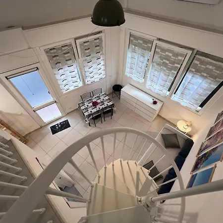 8 Lofts - - 2 La Spezia