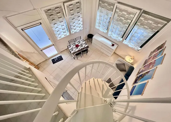 8 Lofts - - 2 Λα Σπέτσια