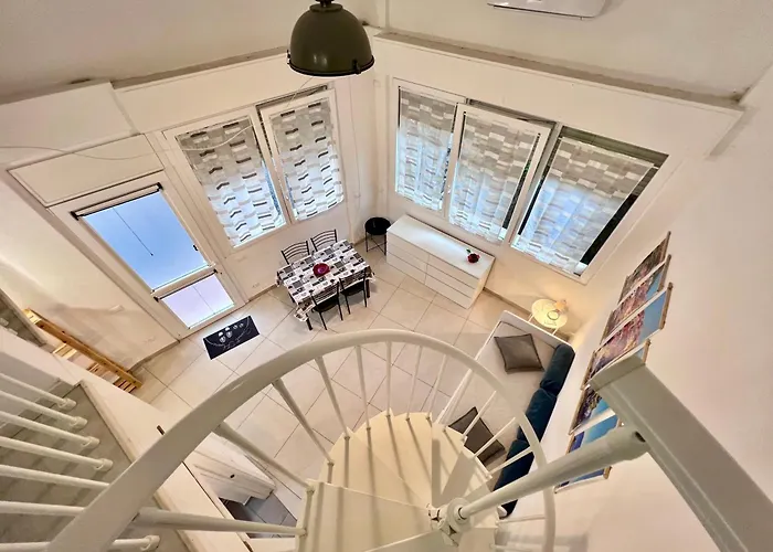 8 Lofts - - 2 Λα Σπέτσια