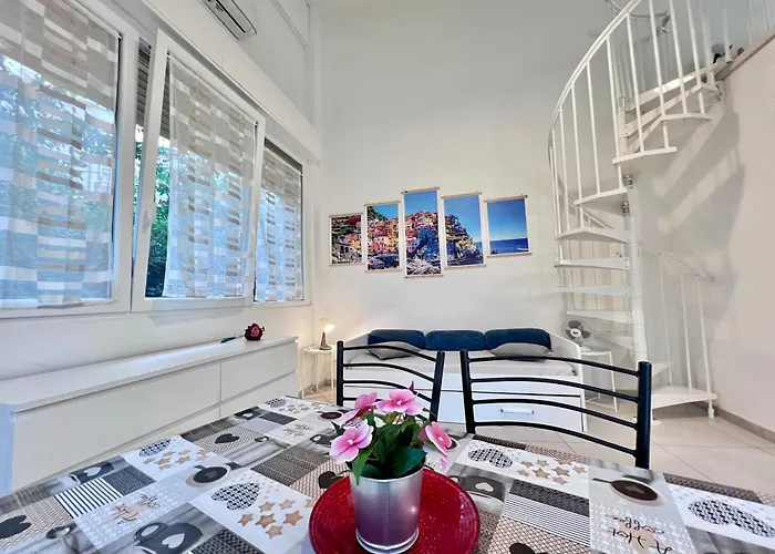8 Lofts - - 2 Λα Σπέτσια