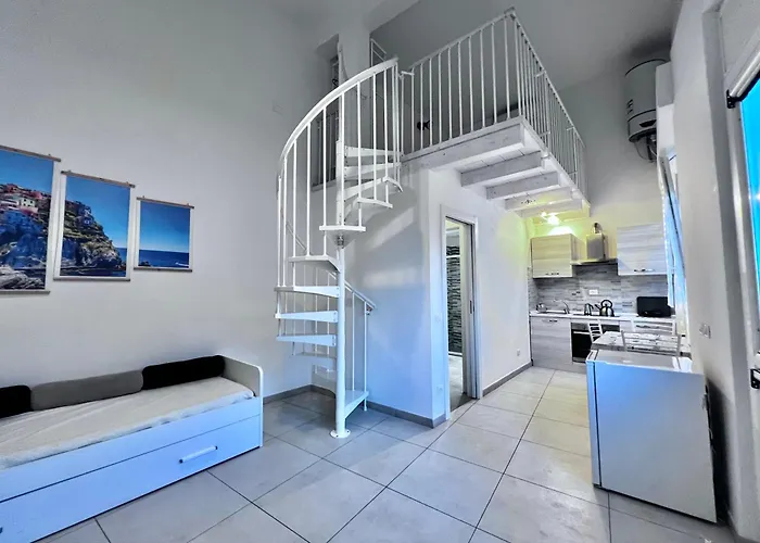 8 Lofts - - 2 Λα Σπέτσια